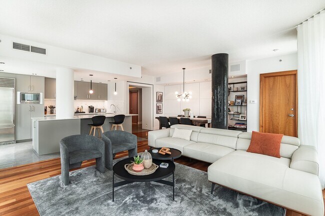 1100 Rue de la Montagne in Montréal, QC - Building Photo - Building Photo