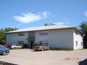 Red Rose II Apartments in Oklahoma City, OK - Building Photo - Building Photo