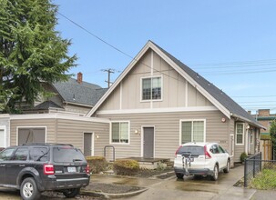 3324 SE 11th Ave in Portland, OR - Building Photo - Primary Photo