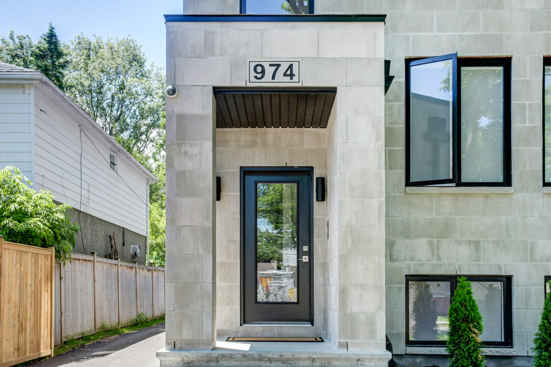 974 Hooper St in Ottawa, ON - Building Photo