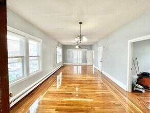 113 Ferry St in Everett, MA - Building Photo - Building Photo