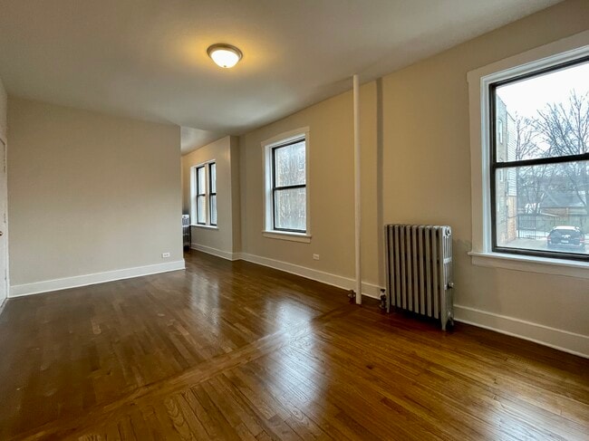 1544 N Kedzie Ave, Unit 1G in Chicago, IL - Foto de edificio - Building Photo