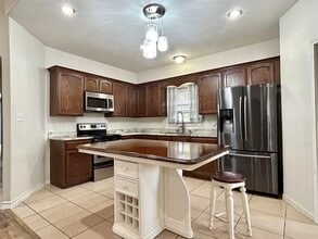 1411 Orquidia Ln in Laredo, TX - Building Photo - Building Photo