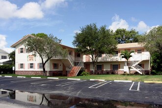 11690 NW 45th St in Coral Springs, FL - Building Photo - Building Photo