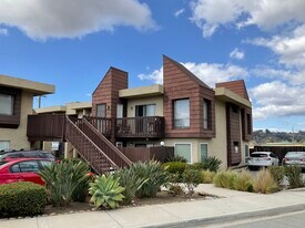 6902 Mission Gorge Rd in San Diego, CA - Building Photo
