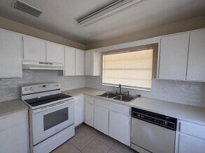 6139 Morningview Dr in Lakeland, FL - Building Photo - Building Photo