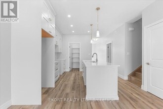 166 Appledene Dr in Quinte West, ON - Building Photo - Building Photo