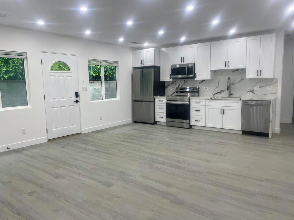 19057 Friar St, Unit ... in Los Angeles, CA - Building Photo