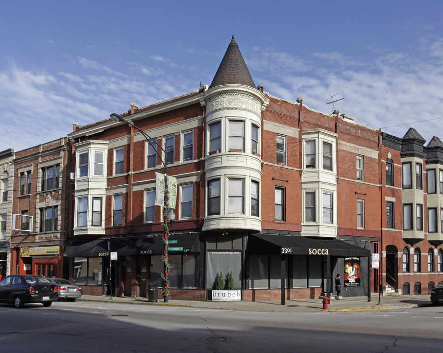 3301 N Clark St in Chicago, IL - Foto de edificio