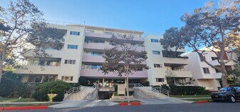 303 N Swall Dr, Unit 301 in Beverly Hills, CA - Building Photo