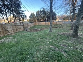 1512 Barrywood Cir W in Clarksville, TN - Building Photo - Building Photo