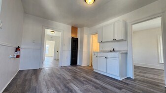 98 Lincoln Ave, Unit Upper in Dunkirk, NY - Building Photo