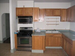 3-2 Wendell St, Unit 2nd floor in Providence, RI - Foto de edificio - Building Photo