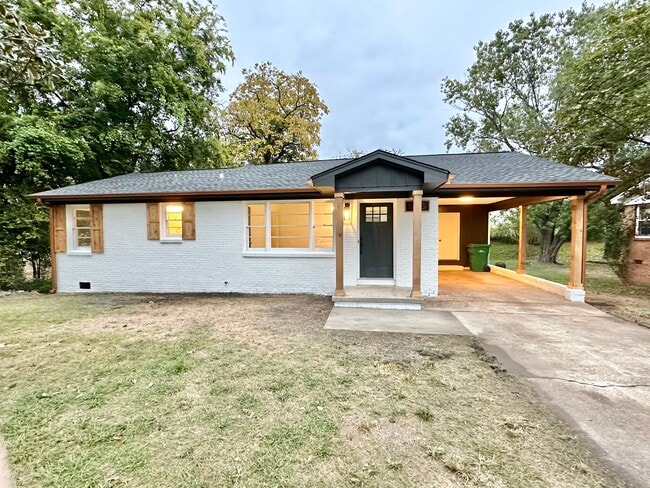property at 913 Lynden Blvd