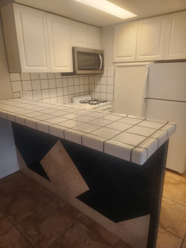 The Pines Apartments in Palm Desert, CA - Building Photo - Building Photo