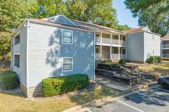 Covington Hills in Memphis, TN - Building Photo - Building Photo