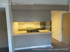 1050 Clinton Rd in Sacramento, CA - Building Photo - Building Photo