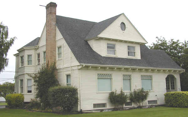 1514 Griffin Ave in Enumclaw, WA - Foto de edificio