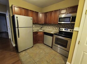 1034 W York St, Unit #1 Apartamentos