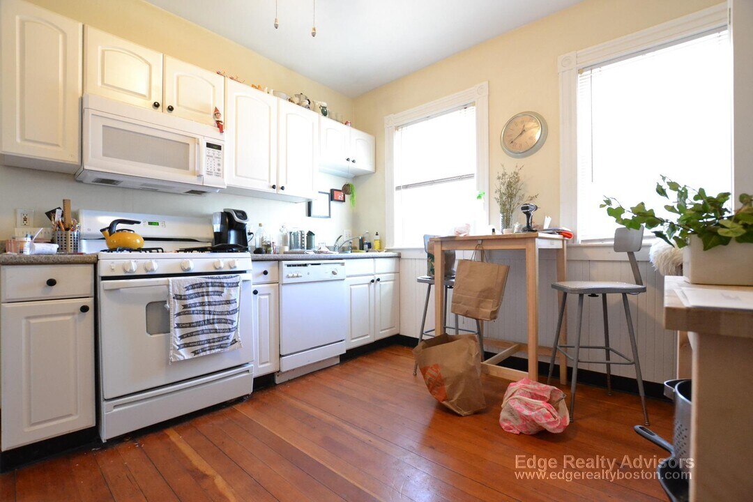5 Prescott Pl, Unit 1 in Boston, MA - Foto de edificio