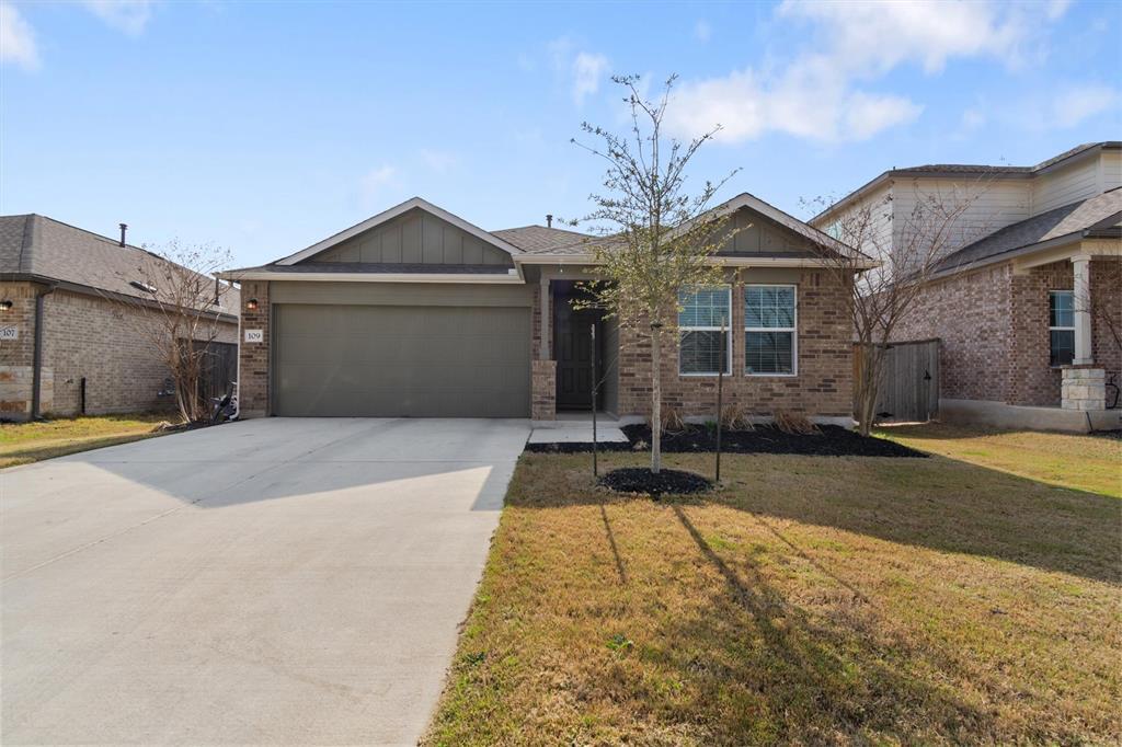 109 Claiborne Wright Wy in Bastrop, TX - Building Photo