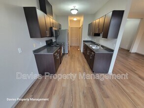 735-785 85 St SW in Edmonton, AB - Building Photo - Building Photo