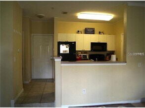 9320 Crescent Loop Cir in Tampa, FL - Building Photo - Building Photo