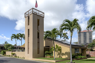 The Moorings in Honolulu, HI - Building Photo - Building Photo