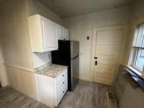 17 Ames St, Unit 1 in Somerville, MA - Building Photo - Building Photo
