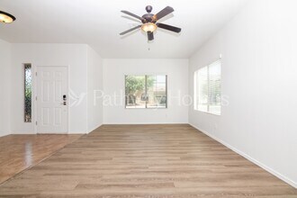 4205 E Del Rio Dr in Queen Creek, AZ - Foto de edificio - Building Photo