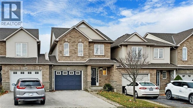 12 Southside Pl in Hamilton, ON - Building Photo - Building Photo