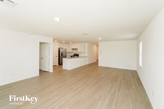 10723 Vinateros Dr in Converse, TX - Foto de edificio - Building Photo