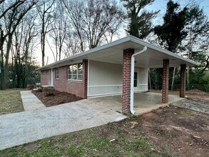 1101 Enota Cir NE in Gainesville, GA - Building Photo - Building Photo