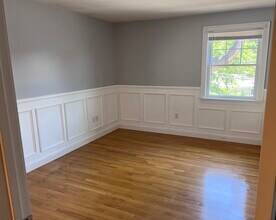 104 Howard Street, #1 in Waltham, MA - Foto de edificio - Building Photo