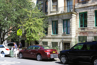 323 W 75TH ST in New York, NY - Foto de edificio - Building Photo