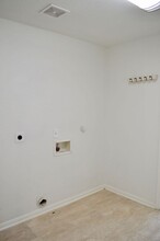 7123 Hallie Pl in San Antonio, TX - Building Photo - Building Photo