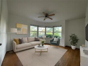 315 W 28th St, Unit 1 in Miami Beach, FL - Foto de edificio - Building Photo