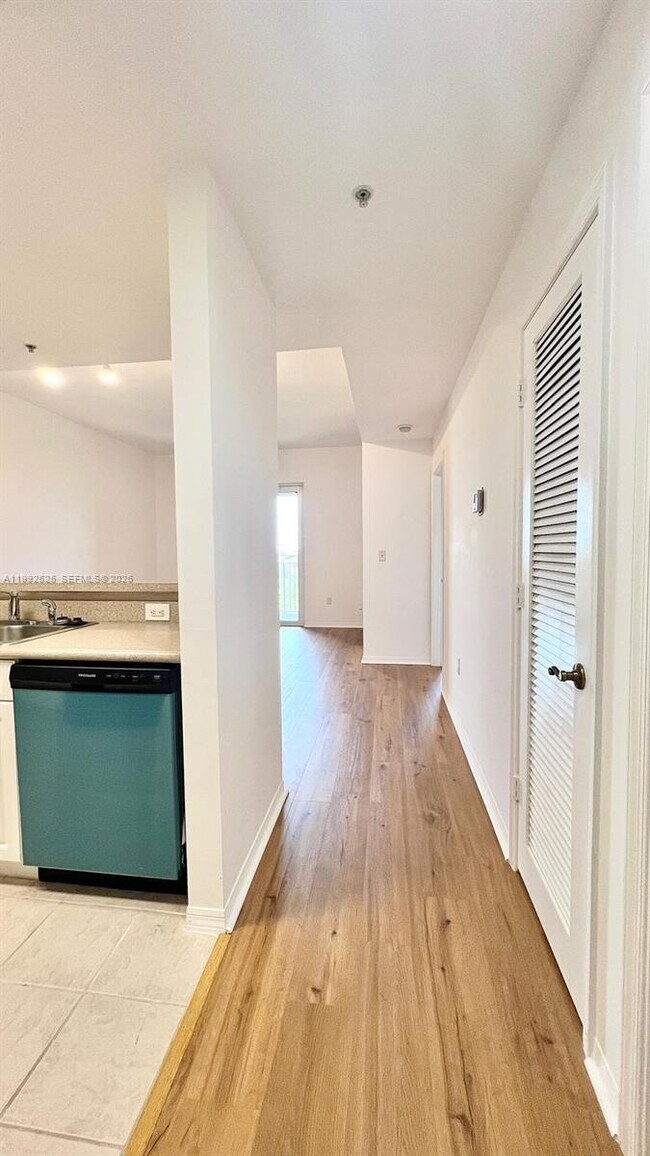 1203 Town Center Dr in Jupiter, FL - Building Photo - Building Photo