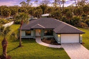 540 Alabama Ave in Englewood, FL - Building Photo