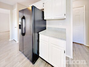 900 Freshwood Ct in Arlington, TX - Building Photo - Building Photo