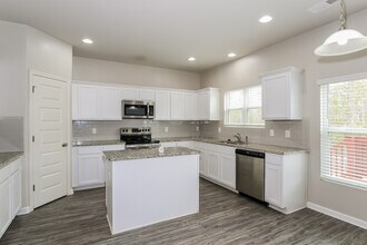 7012 Blackberry Dr in Grovetown, GA - Building Photo - Building Photo