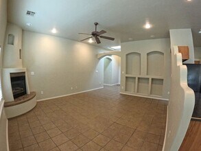 2210 Dakota Dr in Las Cruces, NM - Foto de edificio - Building Photo