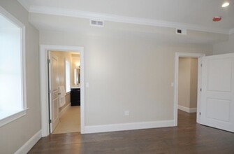 152 M St, Unit 2 in Boston, MA - Building Photo - Building Photo