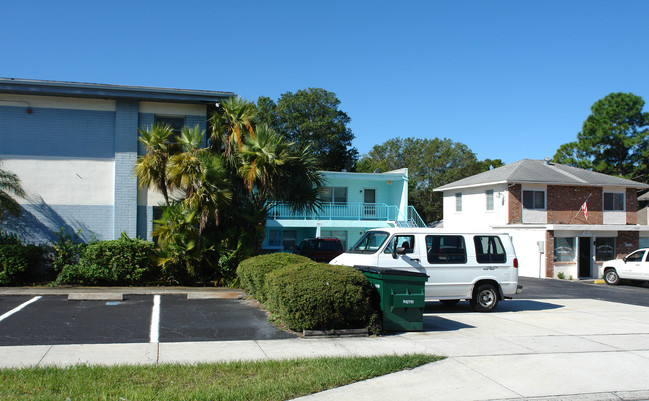 1441 Gulf To Bay Blvd in Clearwater, FL - Building Photo - Building Photo