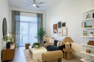 Treo Apartments in Fort Lauderdale, FL - Building Photo - Building Photo