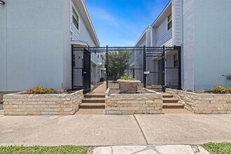 525 11th St in Galveston, TX - Building Photo - Building Photo