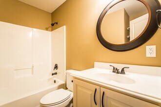 409 Noah Ln in Lindale, TX - Building Photo - Building Photo