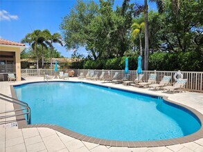 330 Rio Terra in Venice, FL - Building Photo - Building Photo