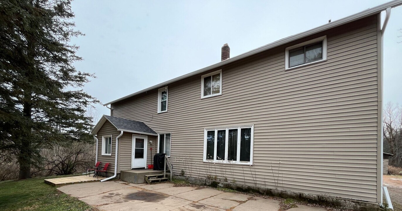 N8517 WI-107 in Tomahawk, WI - Building Photo