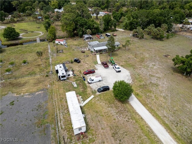 17861 Palm Creek Dr in North Fort Myers, FL - Building Photo - Building Photo